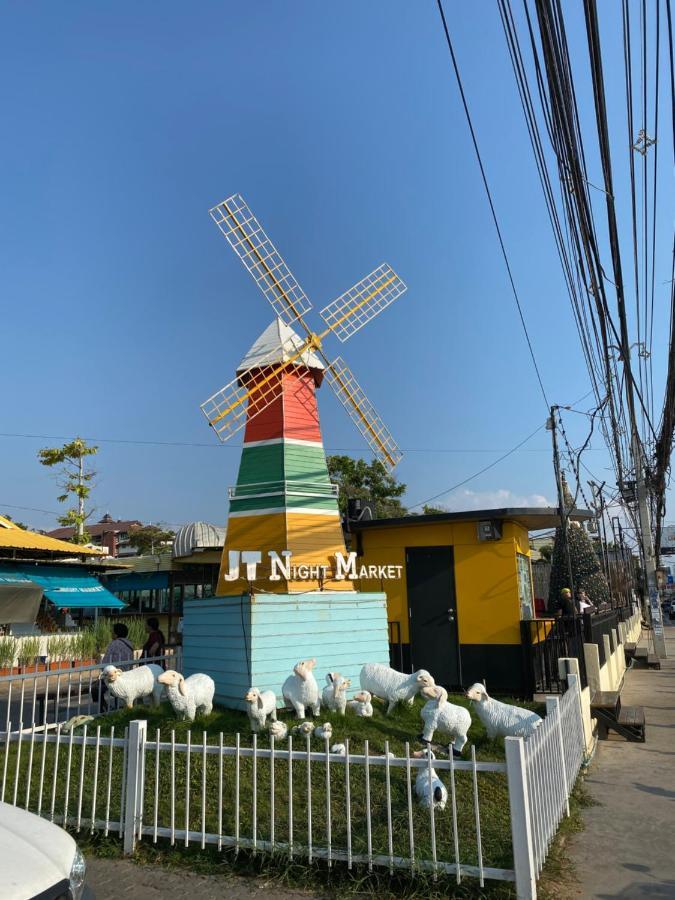 Jomtien Beach Hostel & Guesthouse Bagian luar foto