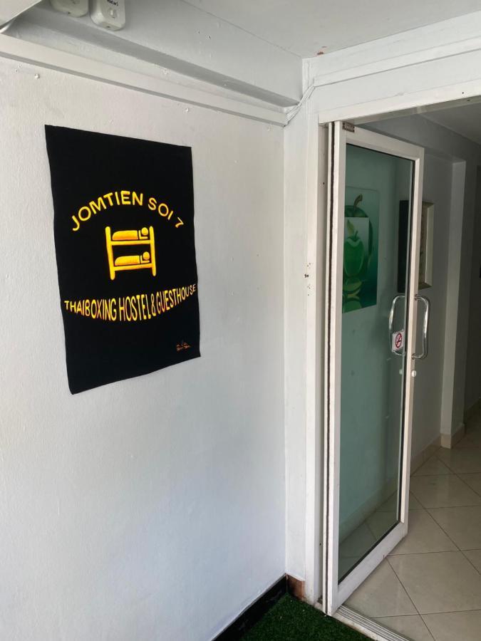 Jomtien Beach Hostel & Guesthouse Bagian luar foto